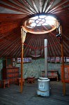 interier Tatarské jurty s nábytkem