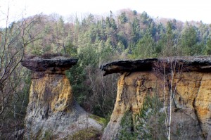 Mšenské pokličky, skalní útvary nedaleko Mělníka