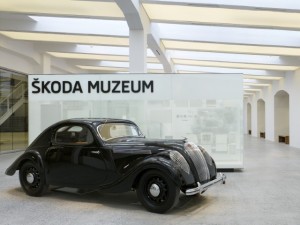historický vůz v muzeu Škoda