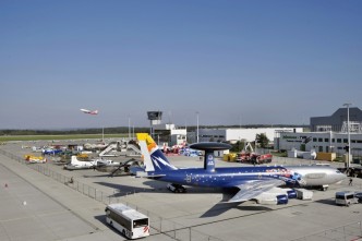 letecký den v Drážďanech awacs na obrázku plocha letiště